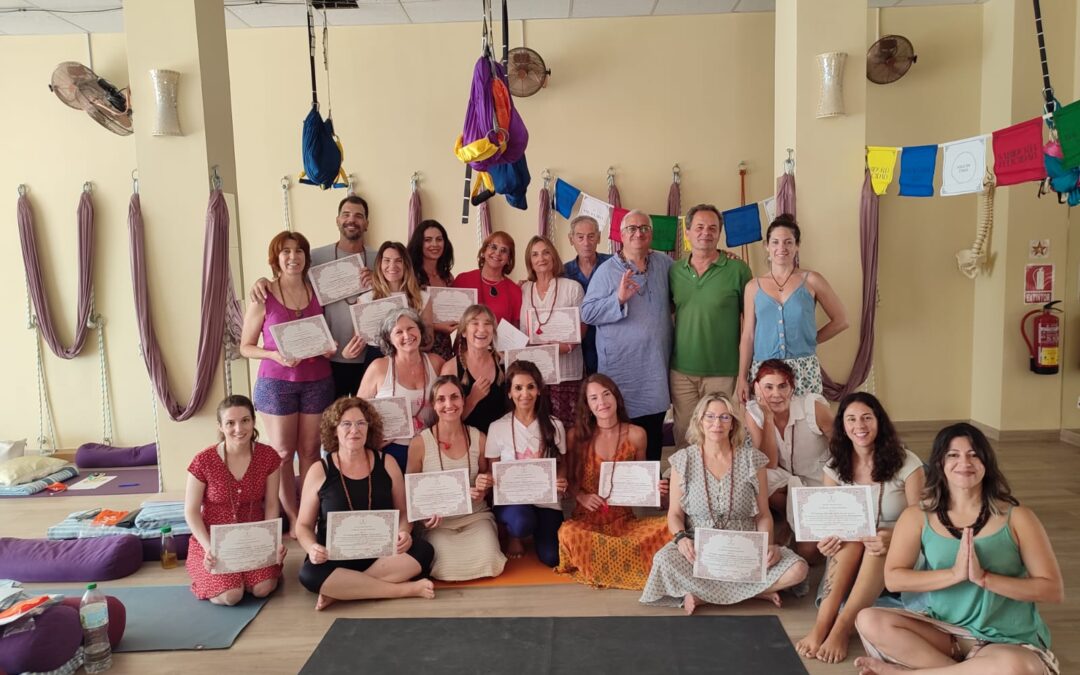 “Un viaje de autoconocimiento, aprendizaje y conexión”, una valoración personal sobre el Máster de Perfeccionamiento del Instituto Andaluz del Yoga, de Carmen Martín Romero