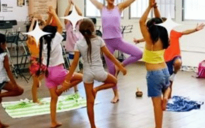 Yoga para crecer sanos y felices: Talleres infantiles, juveniles y adolescentes con Sandra Cañas
