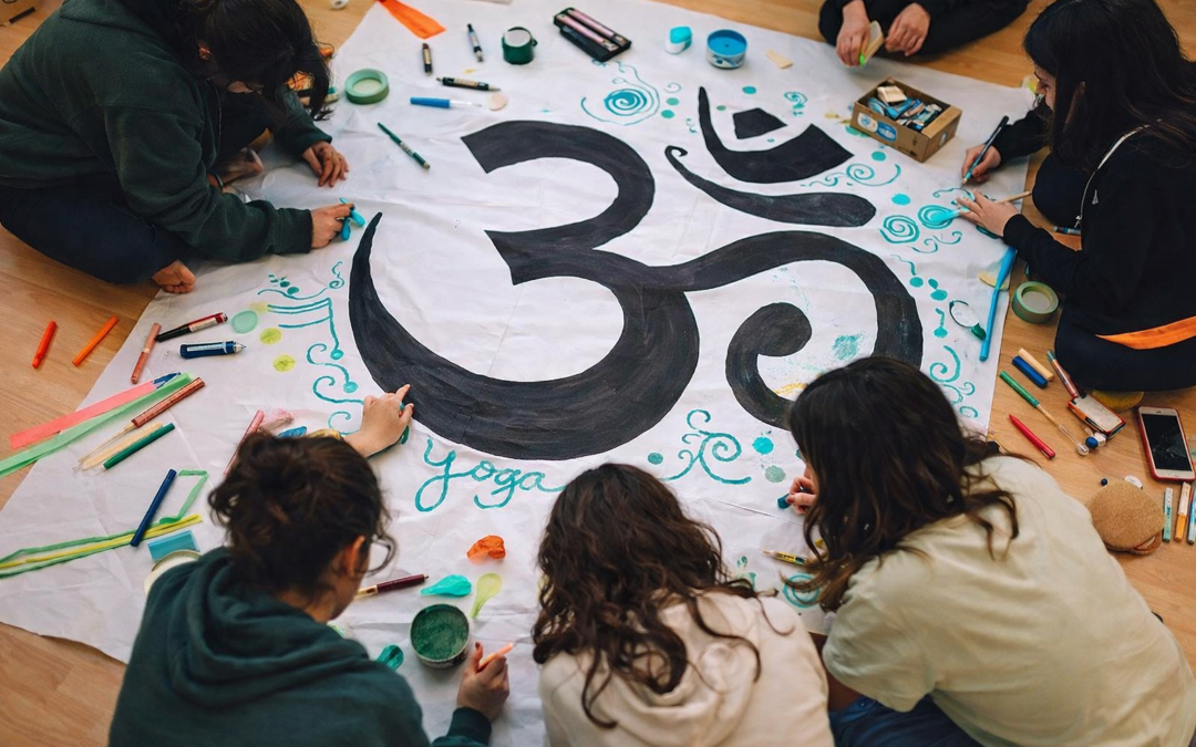 Yoga y mindfulness para jóvenes: cultivar la atención, el bienestar y la creatividad
